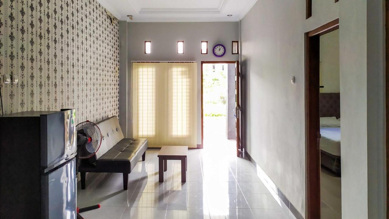 Omah Leren Mitra Reddoorz Near Gembiraloka Zoo Yogyakarta Hotell Eksteriør bilde