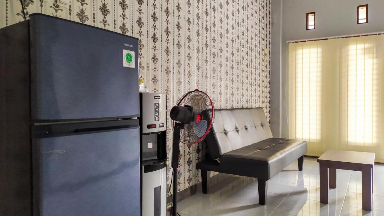 Omah Leren Mitra Reddoorz Near Gembiraloka Zoo Yogyakarta Hotell Eksteriør bilde