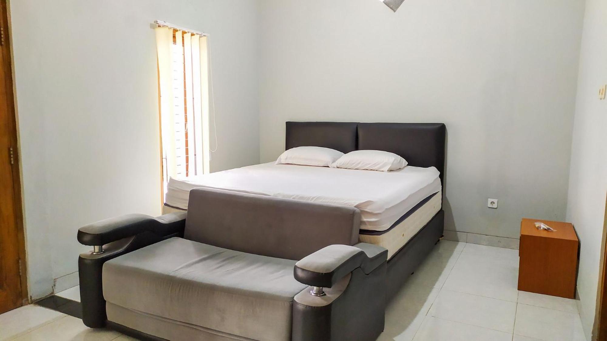 Omah Leren Mitra Reddoorz Near Gembiraloka Zoo Yogyakarta Hotell Eksteriør bilde