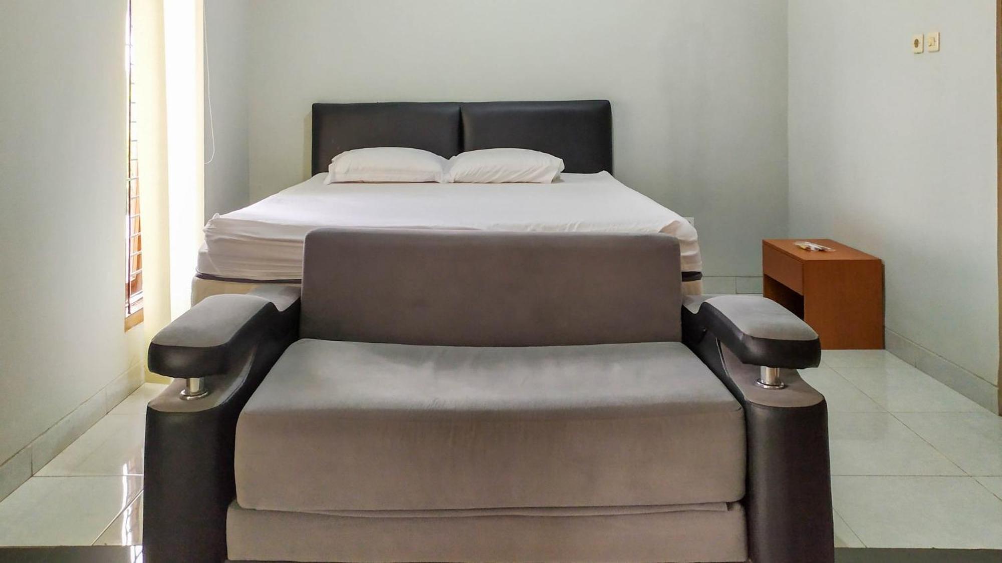 Omah Leren Mitra Reddoorz Near Gembiraloka Zoo Yogyakarta Hotell Eksteriør bilde